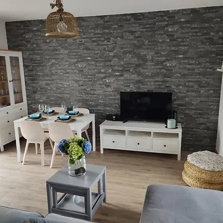 Kai Casa Frente Al Mar Y Completamente Restaurada Hébergement de vacances Santa Cruz das Flores