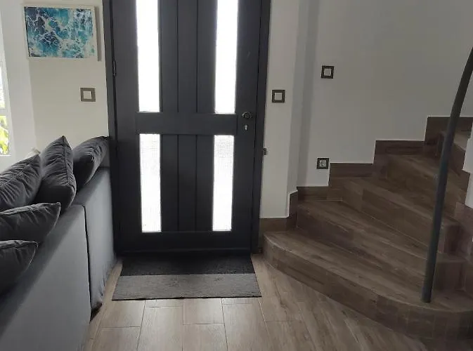 Kai Casa Frente Al Mar Y Completamente Restaurada * Santa Cruz das Flores