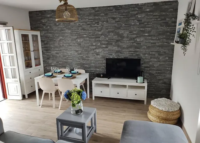 Kai Casa Frente Al Mar Y Completamente Restaurada Feriehus Santa Cruz das Flores